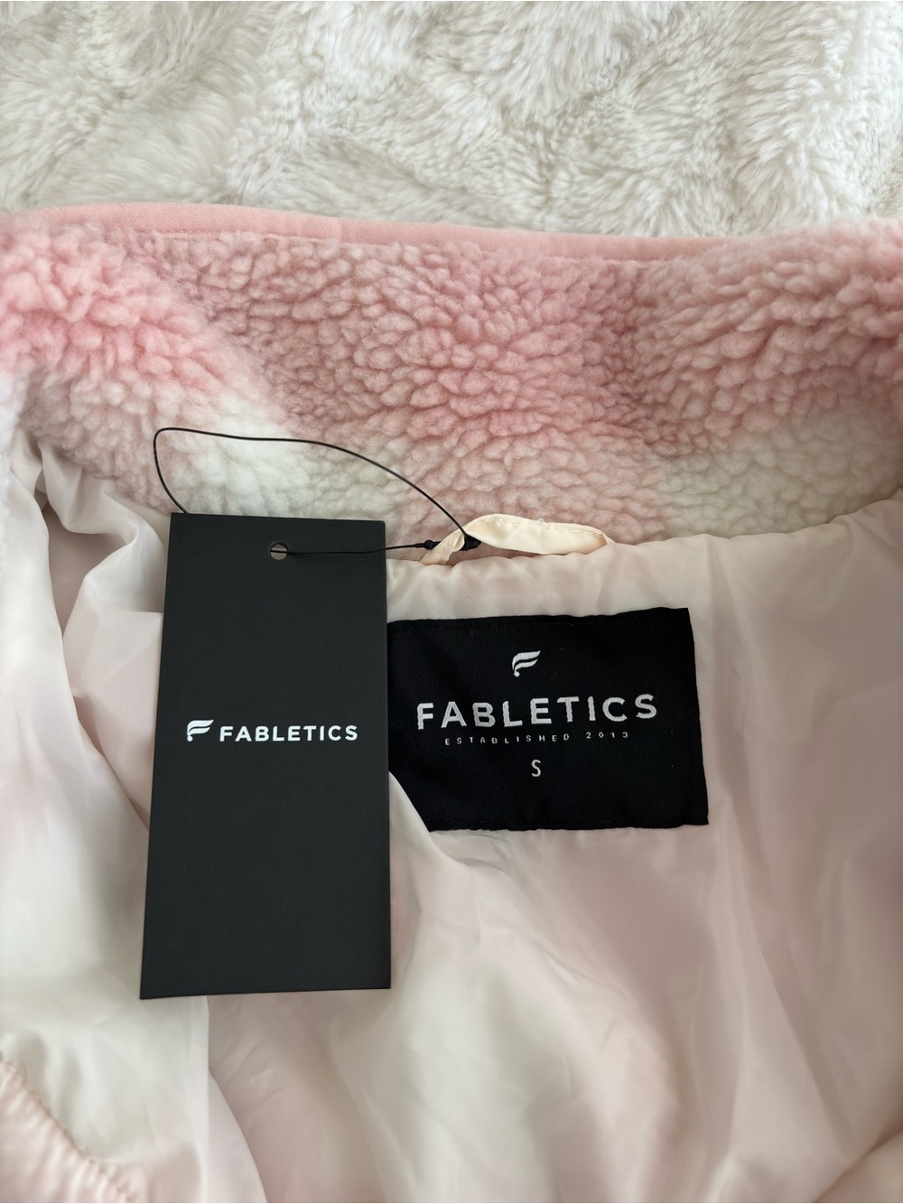 Fabletics Tahoe Teddy Jacket in Champagne Blush Buffalo Check Size Small NEW - Picture 9 of 13